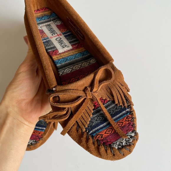 Minnetonka slip on suede shoes - Picture 11 of 12